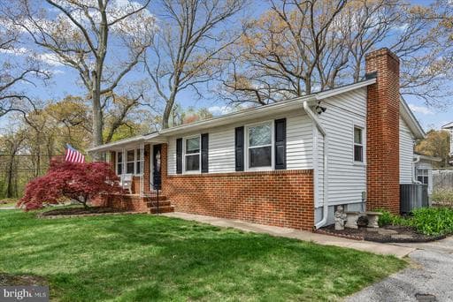 1237 HILLCREEK ROAD - Photo 1