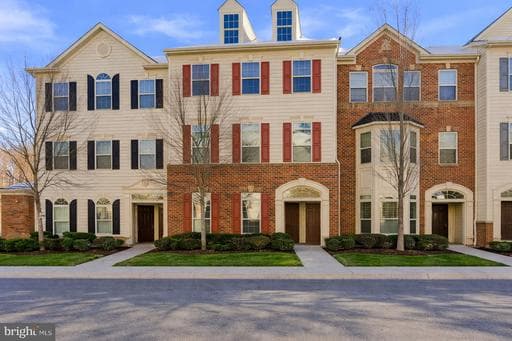 42143 PIEBALD SQUARE - Photo 1