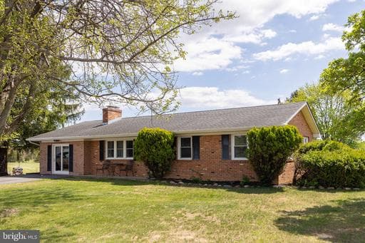 100 VIRGINIA DRIVE - Photo 1