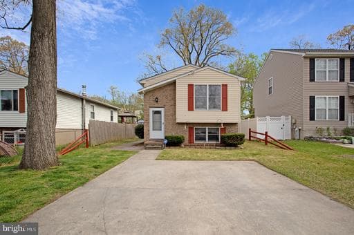 312 SW Pershing Ave, Glen Burnie, MD 21061-4691, United States - Photo 1