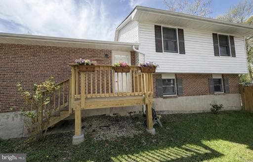 8121 ELIZABETH ROAD - Photo 1