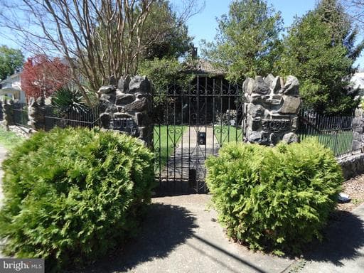 1000 WALNUT AVENUE - Photo 1