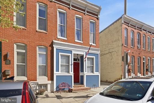 116 W CLEMENT STREET - Photo 1