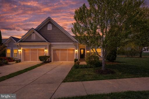 195 CASTLE HILL DRIVE - Photo 1