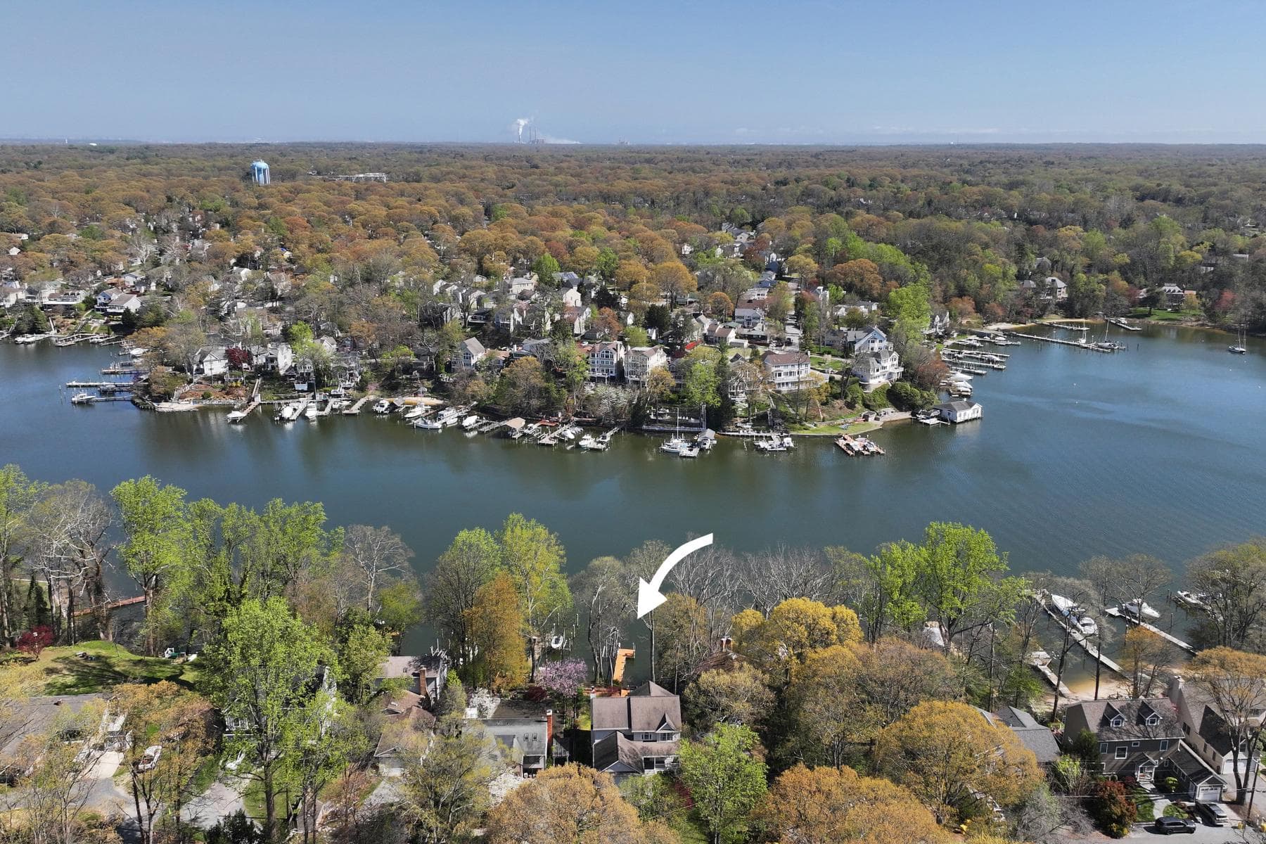 928 WATERVIEW DRIVE - Photo 1