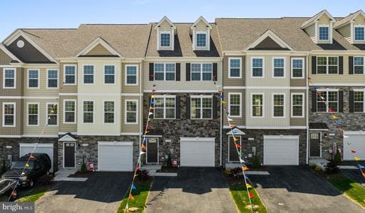 106 POTOMAC COURT - Photo 1