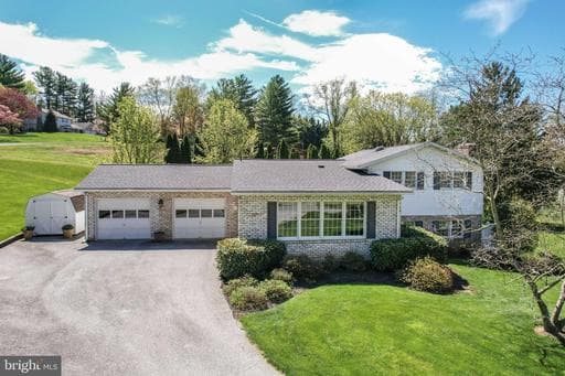 832 WINCHESTER DRIVE - Photo 1