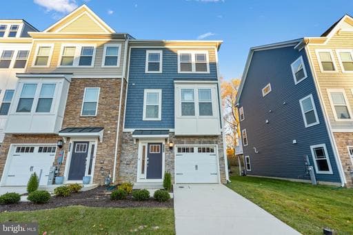 252 WATERSTONE RD - Photo 1
