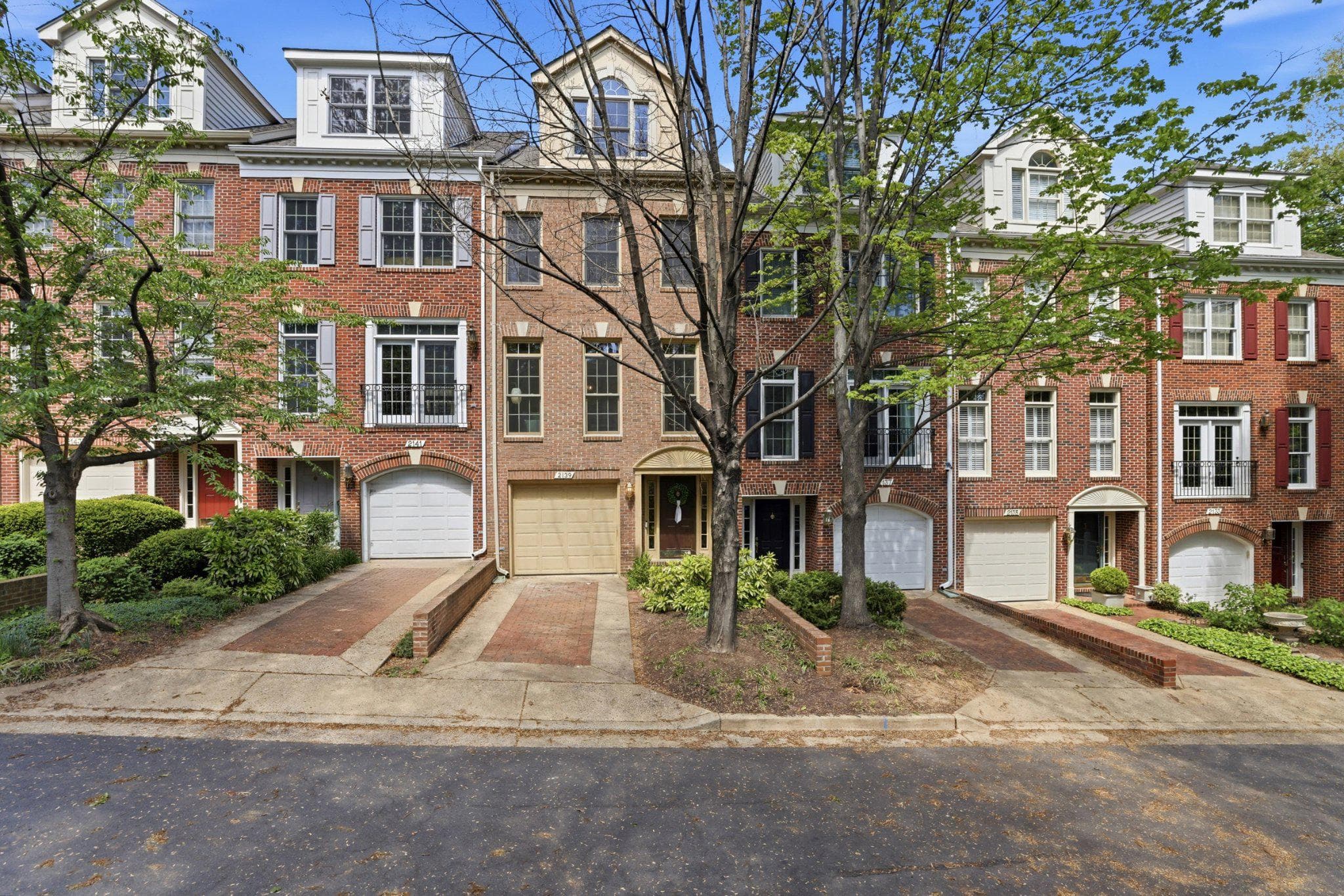 2139 N Pierce Ct, Arlington, VA 22209-1118, United States