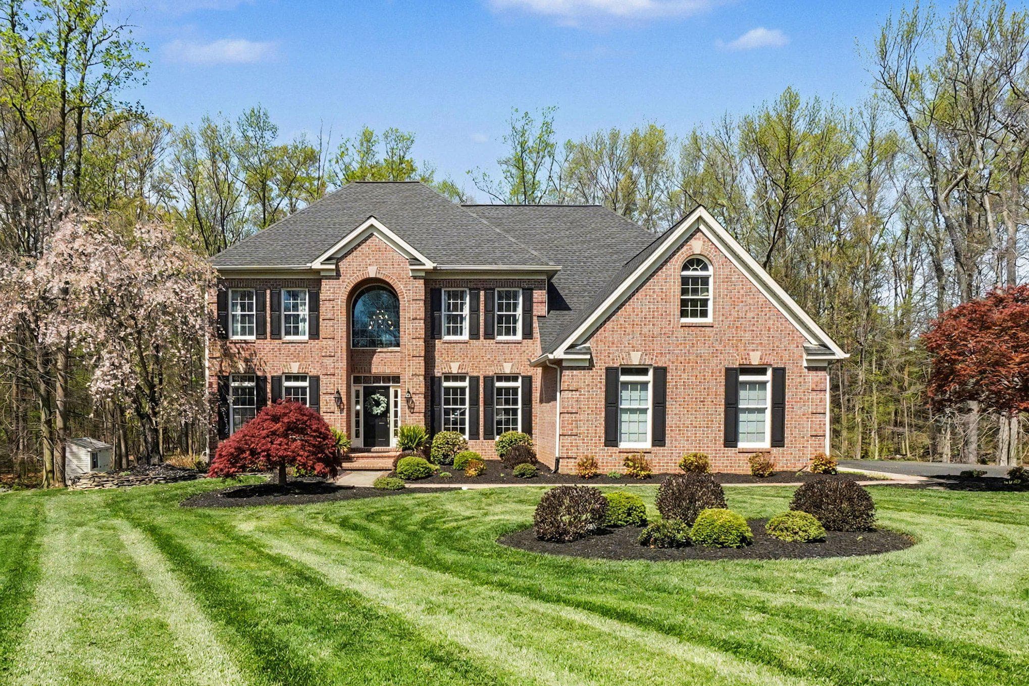 2323 QUEENSBURY DRIVE - Photo 1