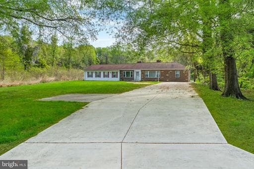 1112 Owens RD OXON HILL MD 20745 - Photo 1