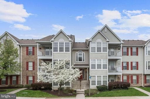 6205 SANDPIPER COURT 201 - Photo 1