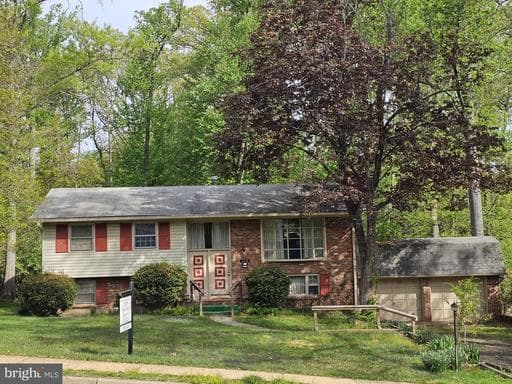 117 Kingsley Rd SW, Vienna, VA 22180-6504, United States - Photo 1