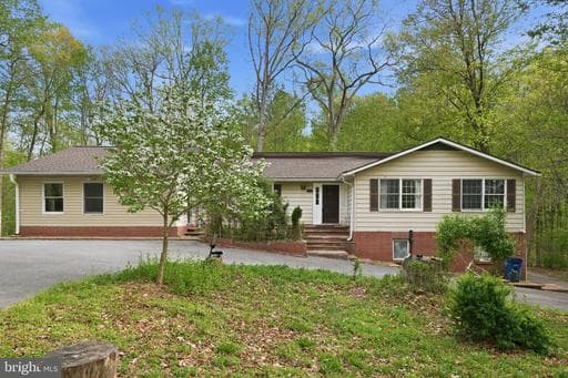 17107 Overhill Rd, Derwood, MD 20855-1557, United States - Photo 1