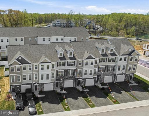 104 POTOMAC COURT - Photo 1