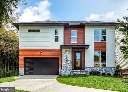6645 HALLWOOD AVENUE - Photo 1