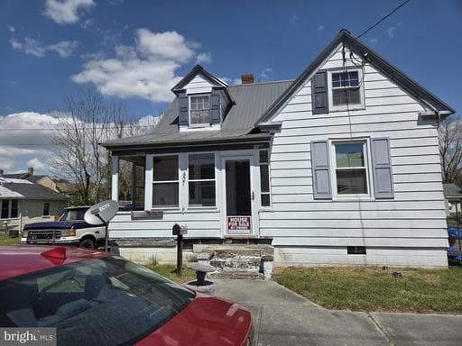 407 WALNUT STREET - Photo 1