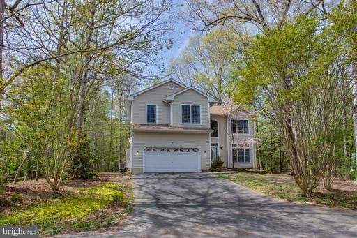 43975 HEDGEWOOD LANE - Photo 1