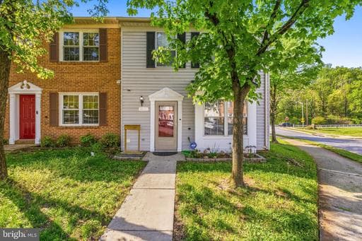 1801 CEDARWOOD - Photo 1