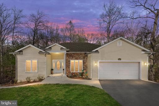 203 NORTHWOOD CIRCLE - Photo 1