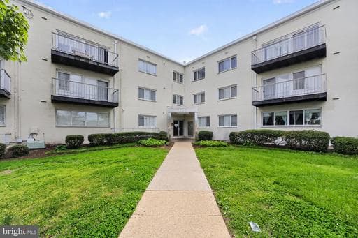 1001 CHILLUM ROAD 312 - Photo 1
