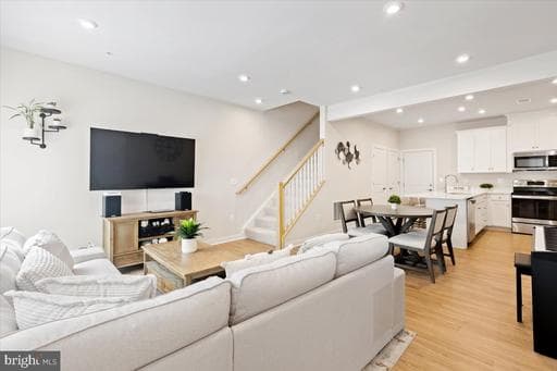2437 Silver Line Aly, Herndon, VA 20171-6498, United States - Photo 1
