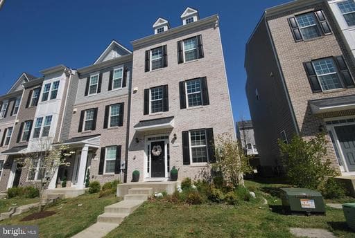 9020 ELK AVENUE - Photo 1