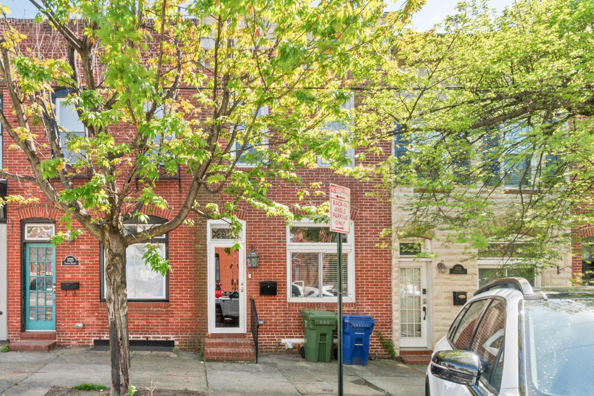 3323 FOSTER AVENUE - Photo 1