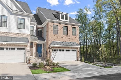 11809 SUMMER WOODS PL - Photo 1