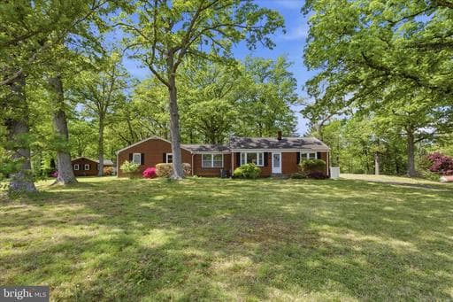 3150 GREEN MEADOWS DRIVE - Photo 1
