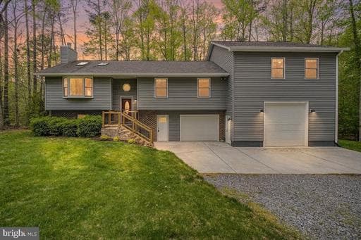 10464 EISENHOWER DRIVE - Photo 1