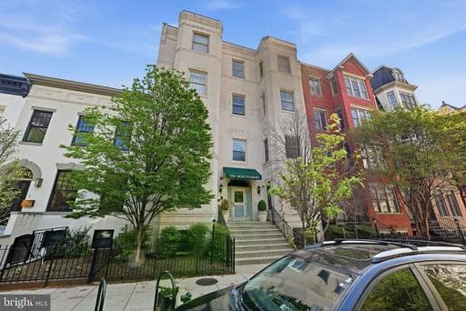 1229 12TH STREET 208 - Photo 1
