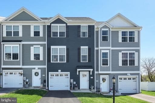 54 COOP LANE - Photo 1