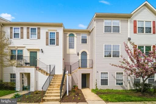 10 SANDSTONE COURT K - Photo 1