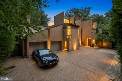 400 CHAIN BRIDGE,MCLEAN,VA,22101,ARLINGTON - Photo 1