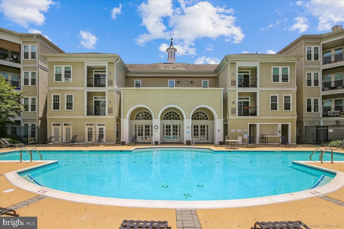 2055 26th St S, Arlington, VA 22206-2888, United States - Photo 1
