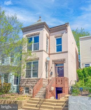 1527 6TH STREET - Photo 1