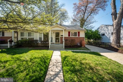 629 W Lynfield Dr, Rockville, MD 20850-2675, United States - Photo 1