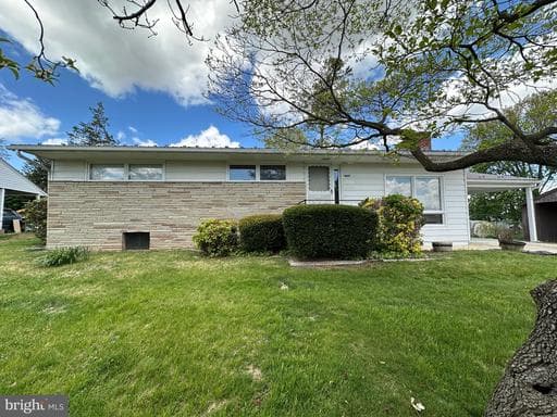 17724 CREST DRIVE - Photo 1