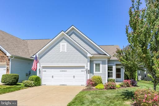 19 POINT BLUFF STREET - Photo 1