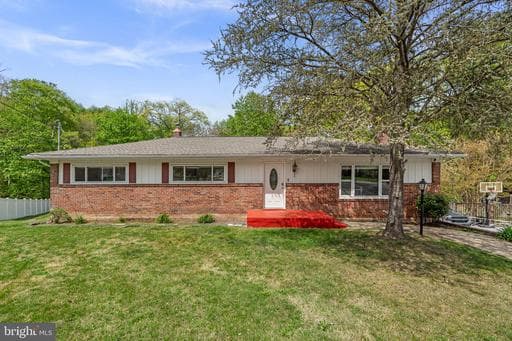 613 BROAD CREEK DRIVE - Photo 1