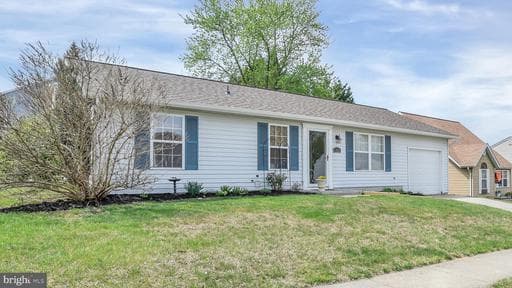 1402 BURNSIDE DRIVE - Photo 1