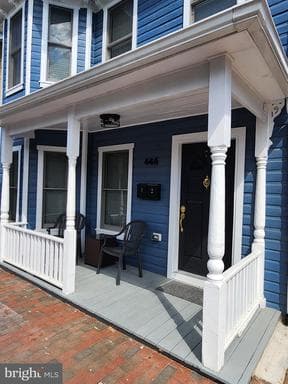 446 N LOUDOUN STREET - Photo 1