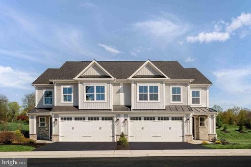 5451 PONDVIEW LANE - Photo 1