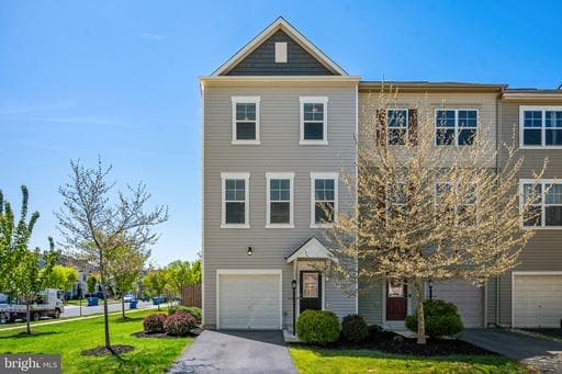 101 GRISTMILL COURT - Photo 1
