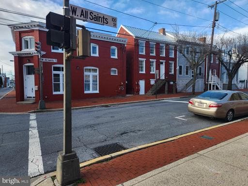 106 W ALL SAINTS STREET B1