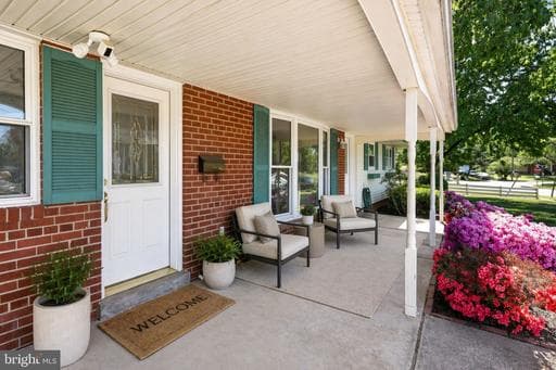 6824 CONSTANCE DRIVE - Photo 1