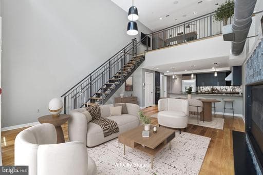 1610 N QUEEN STREET 241