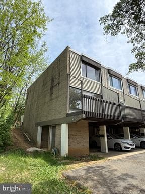 1231 N QUINN STREET - Photo 1