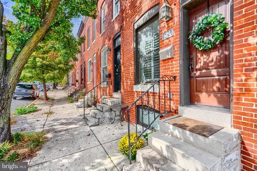 644 E CLEMENT STREET - Photo 1